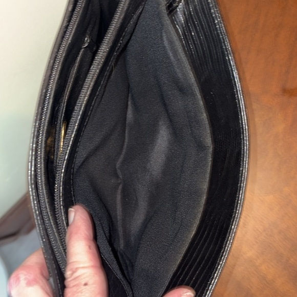 Robinson’s leather Crossbody bag reptile/ croc imprint black gold tone HW EUC - Picture 15 of 17